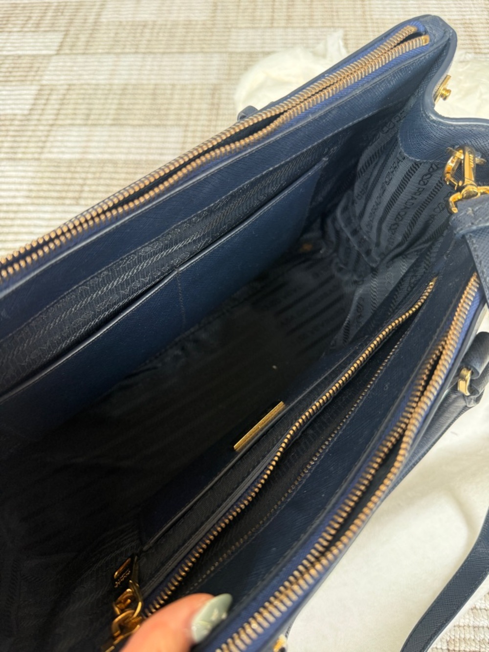 Prada Galleria large Saffiano leather bag - Picture 11 of 17